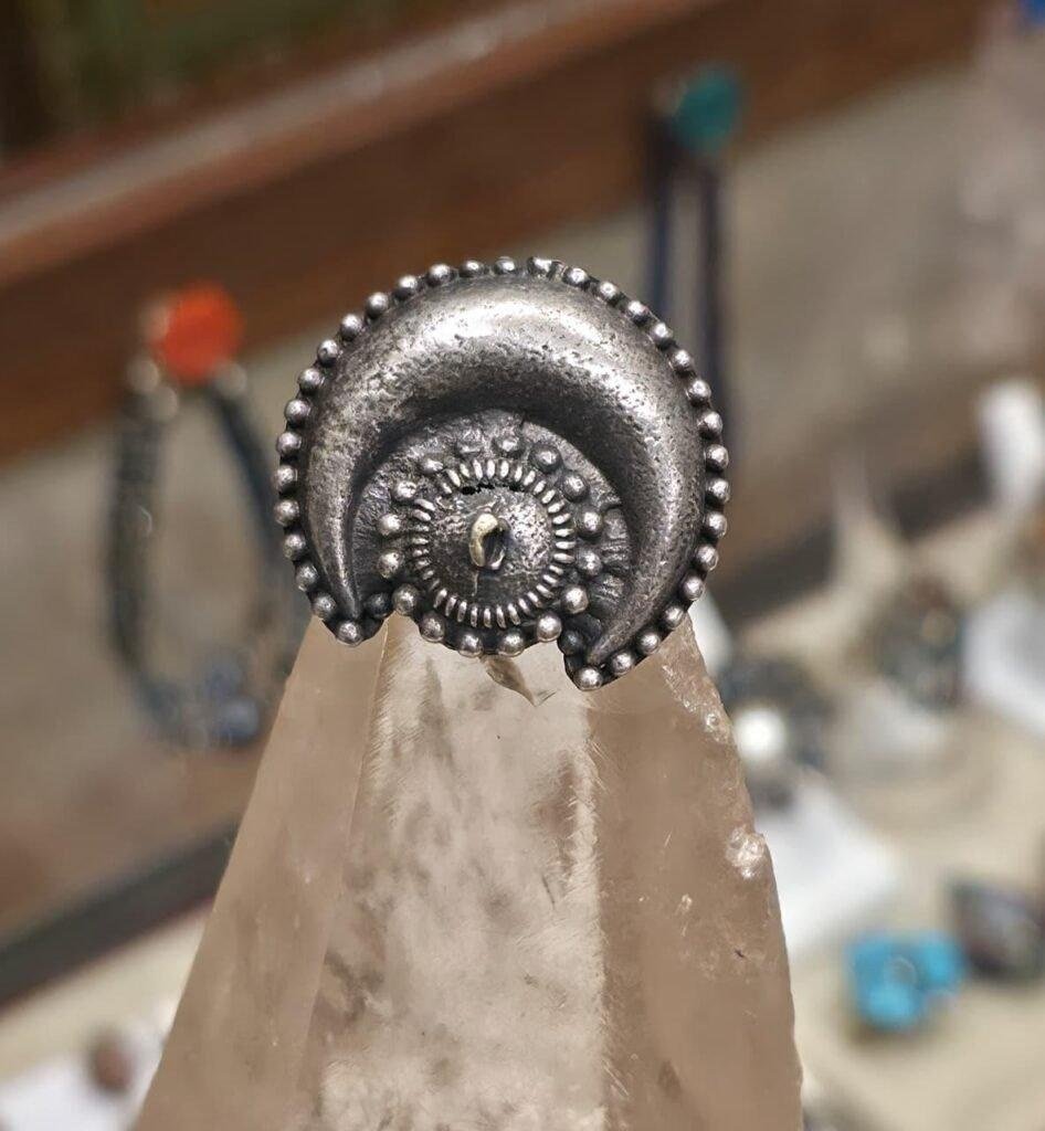 Lunara Modern Disc Ring (Style 3)
